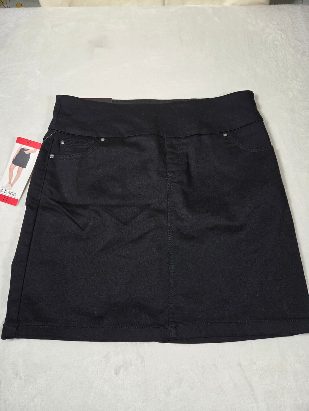 NWT Womens S.C. & CO. Ladies Denim Skort, Size M Color Black
